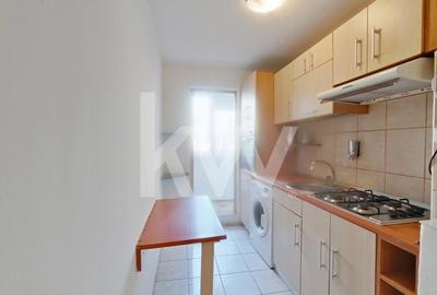 De inchiriat apartament cu 3 camere, nemobilat, in cartierul Astra - 1