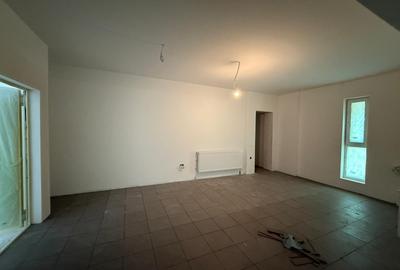 Spatiu Comercial , parter bloc nou construit , zona Nerva Traian - 10