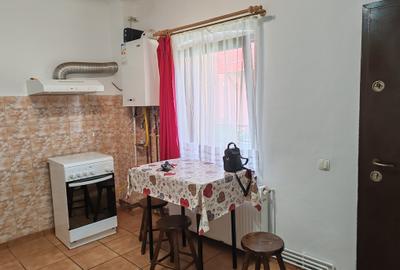 Garsoniera confort sporit, in casa libera la vanzare zona Central - 5