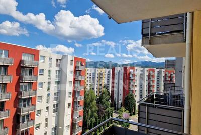 Apartament cu 3 camere decomandat, mobilat în Bartolomeu