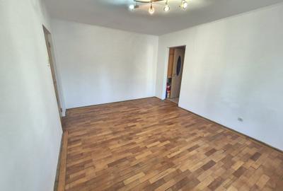 Vanzare Apartament 2 Camere semidecomandat Centrul Civic Str.Harmanului Etajul 3 - 5