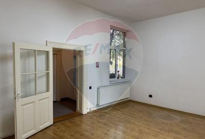 Spațiu pentru birouri / instituții – ultracentral, Str. Pitești - 14