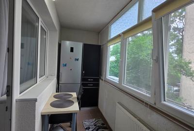 GIURGIULUI, str. Zetarilor, bloc 2018, cf. I, 35 mpu, centrala proprie - 5