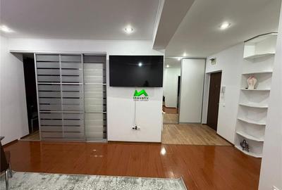 Apartament cu 2 camere decomandat în Ștrand