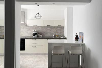 Apartament cu 2 camere semidecomandat, mobilat în Moșilor