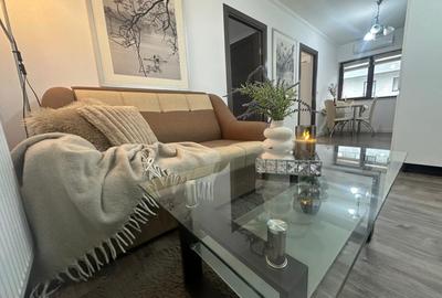 Apartament cu 3 camere semidecomandat, mobilat în Florești