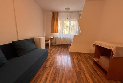 Garsoniera 22mp, etaj 1-zona Tractorul - 1