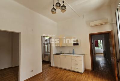 Spațiu de birouri într-o vilă istorică | 160 mp | Piața Romană - 8