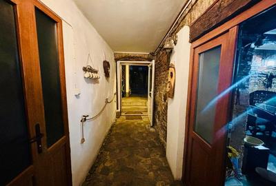 Oportunitate- Casa in zona centrala 218mp - 1