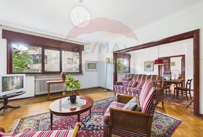 Apartament cu 4 camere circular în Victoriei
