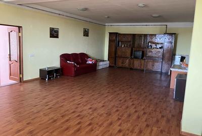 Casa plus spatii comerciale plus teren - 13
