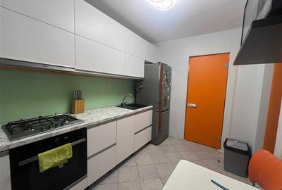 Apartament cu 2 camere decomandat în Baba Novac