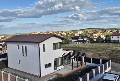 Casă individuală modernă în Dezmir, zonă exclusiv de case noi - 4