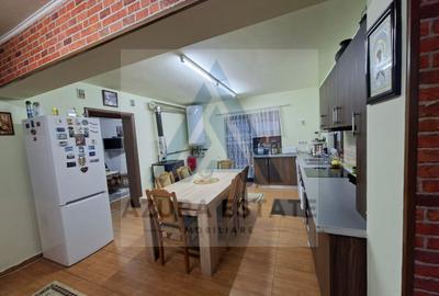 Casă individuală cu 6 camere în Șelimbăr