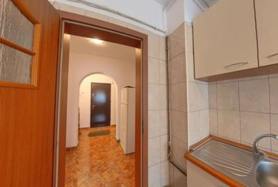 Inchiriez apartament 2 camere - 3