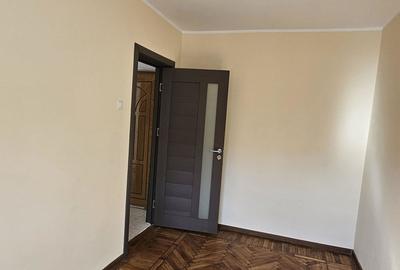 Apartament 3 camere Tiglina 1,etaj 1/4,ST-57 mp