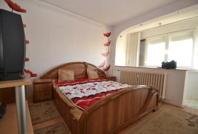 Ap. 2 camere, decomandat, zona Circumvalatiunii-Kaufland, 250 eu - 3