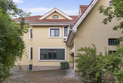 Duplex cu 7 camere în Băneasa