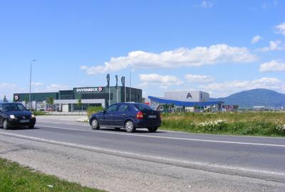 Teren de vanzare cu deschidere la DN 73 - 1