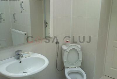 3 Camere curte si loc de parcare, langa Primarie - 13