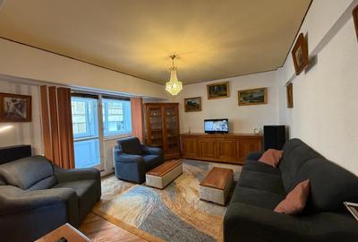 Apartament cu 3 camere decomandat, mobilat în Unirii