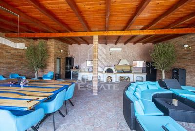 Vila,Piscina,teren fotbal,gradina,vegetatie - 29