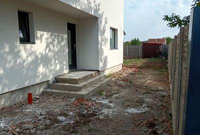 Sanandrei, Duplex pe Etaj, Drum Asflatat, Bucatarie Separata - 3