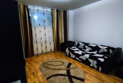 Garsoniera decomandata - Sector 4 - Gata de mutare - 1