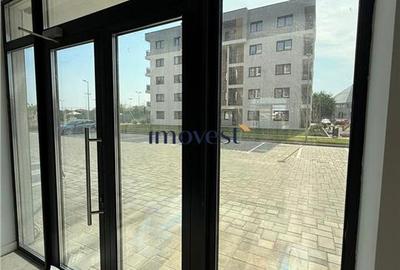 Spatiu comercial cu 3 locuri de parcare in complexul Smarald - 8