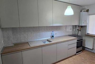 Apartament cu 2 camere decomandat, mobilat în Calea București