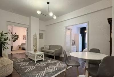 Apartament cu 3 camere decomandat, mobilat în Universitate