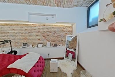 Spatiu langa Primarie pt. prestari servicii, birou, cabinet, salon - renovat - T - 4