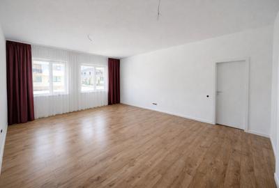 Apartament cu 3 camere semidecomandat în Florești
