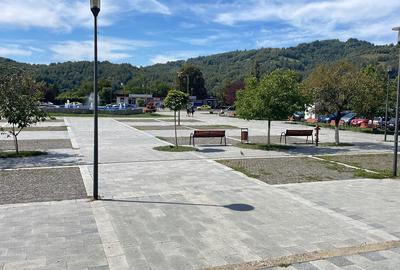 Vand apartament 3 camere in Petroșani - 1