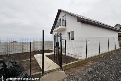 Vila in centrul localitatii Lumina - 1