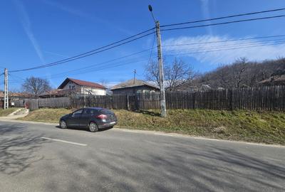 Teren 690 mp, deschidere 50 m, utilități – 1 km Primăria Ștefănești - 2