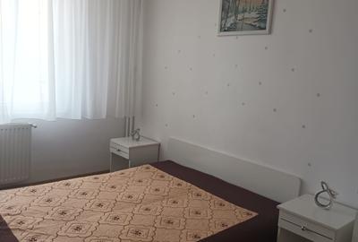 Inchiriez apartament 3 camere decomandat in Scriitorilor, Bd Vlahuta