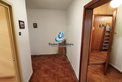 Apartament 3 camere, 2 bai, boxa, parter inalt, zona 1 Mai - 9