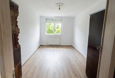 RECO Apartament 2 camere renovat complet, etaj 1 1, intrare separata, zona Louis - 1