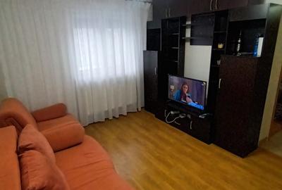 Apartament cu 2 camere semidecomandat, mobilat în Gorjului