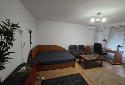 Garsonieră decomandată în Panduri