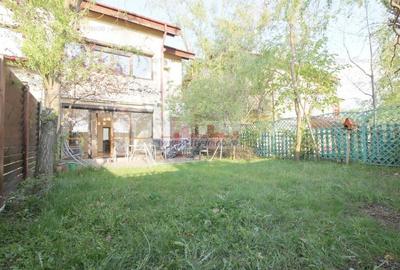 Casă individuală cu 5 camere decomandat în Pipera
