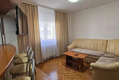 Inchiriez apartament de 3 camere,situat in Cartierul Vasile Aaron,mobilat,et.1 - 3