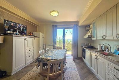 Apartament cu 3 camere semidecomandat, mobilat în Central