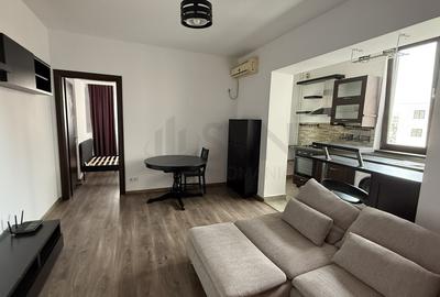 Apartament cu 2 camere semidecomandat, mobilat în Mihai Bravu