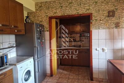 Casa familiala cu spatiu comercial si garaj P+1E+M 720 Mp - 15