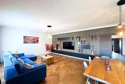 Apartament cu 4 camere decomandat în Tei