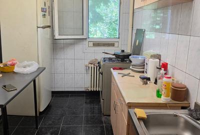 Apartament cu 2 camere decomandat în Titan