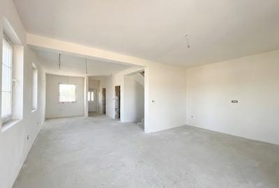 Duplex cu 4 camere în Moșnița Veche