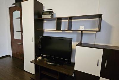 Apartament cu 2 camere semidecomandat în Militari